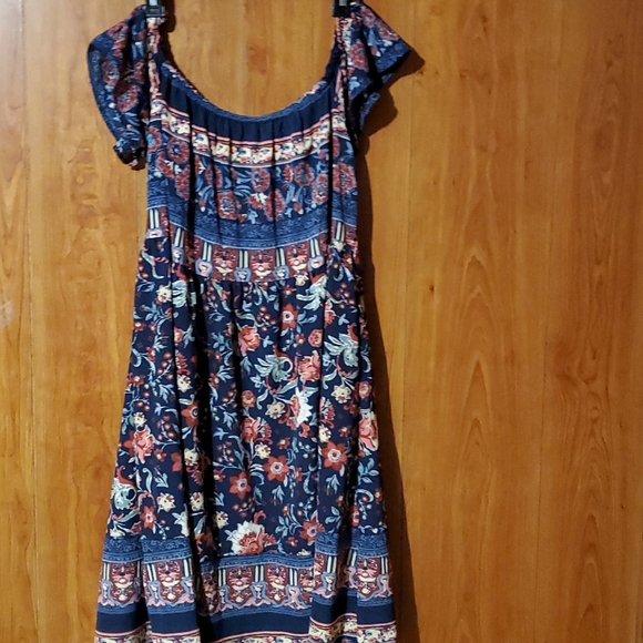 Knox Rose Dresses & Skirts - 💕Knox Rose off shoulder dress 💕